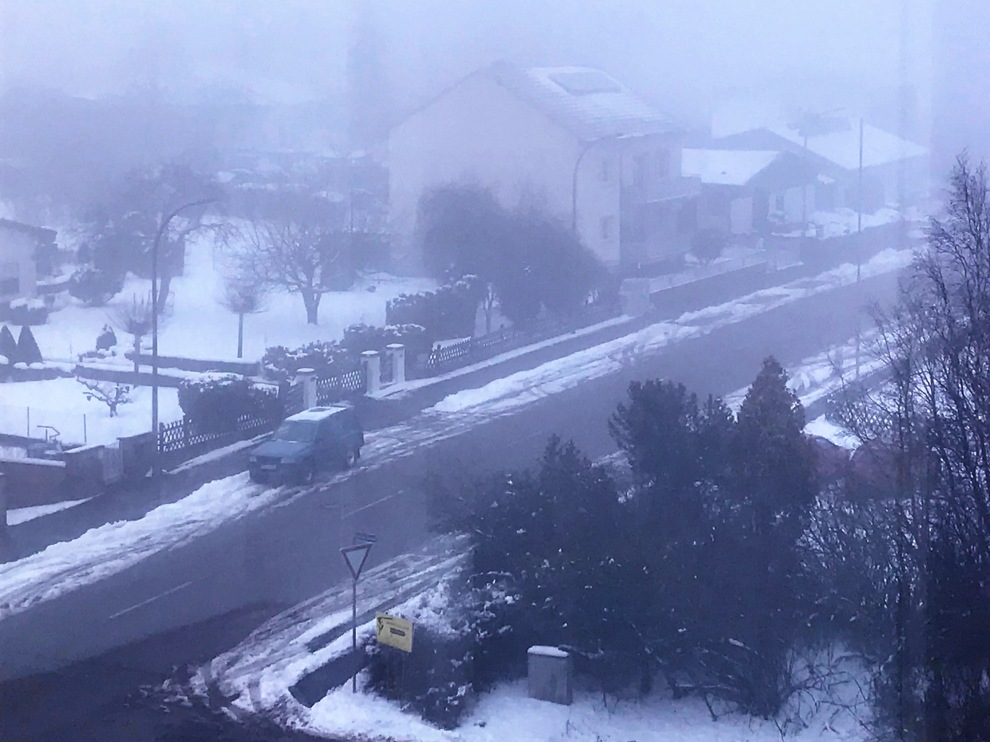 Verschneite Straßen