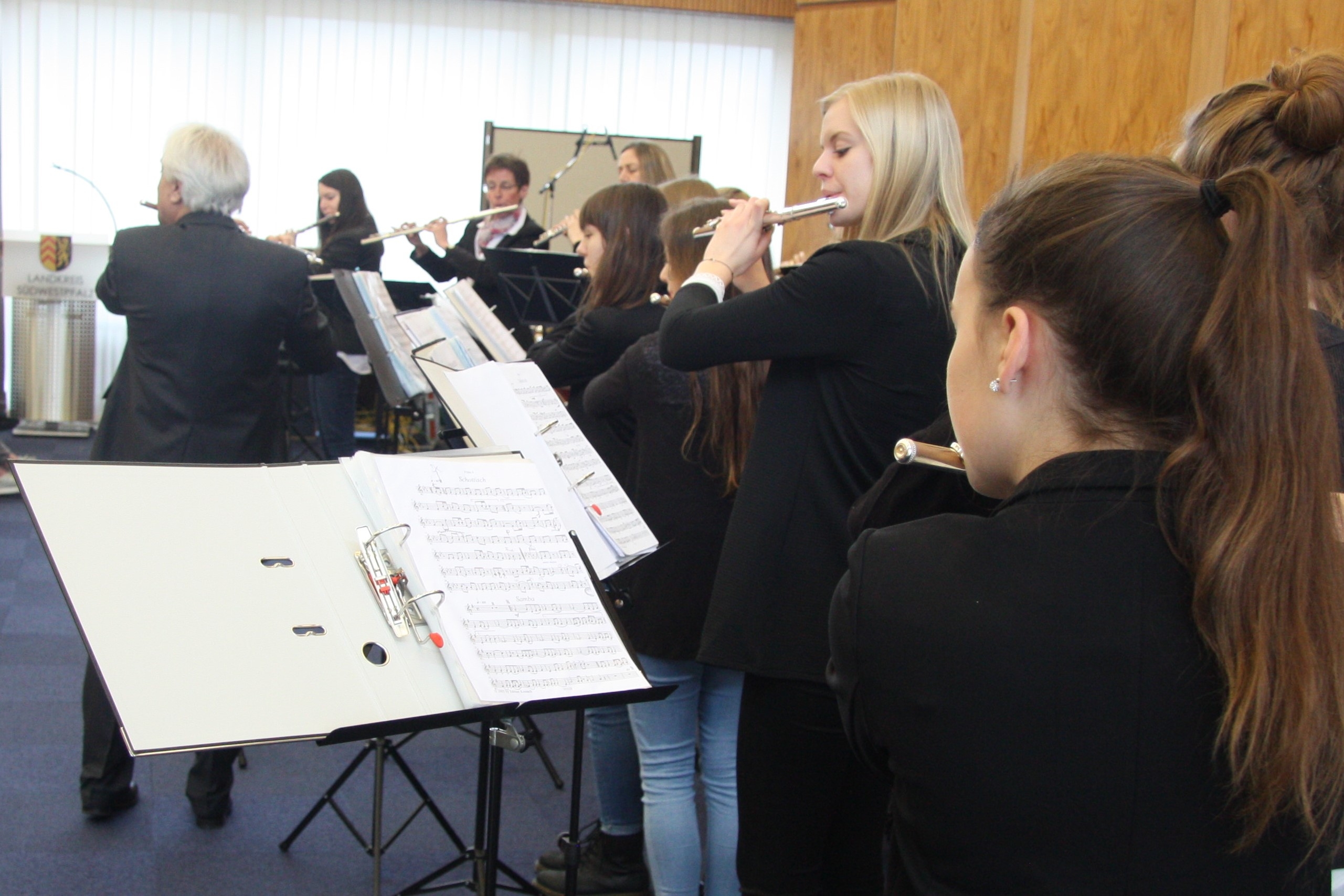 Die Flöten in Jeans der Kreismusikschule