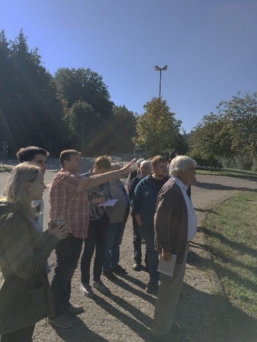 Dorfraumpioniere bei der Arbeit