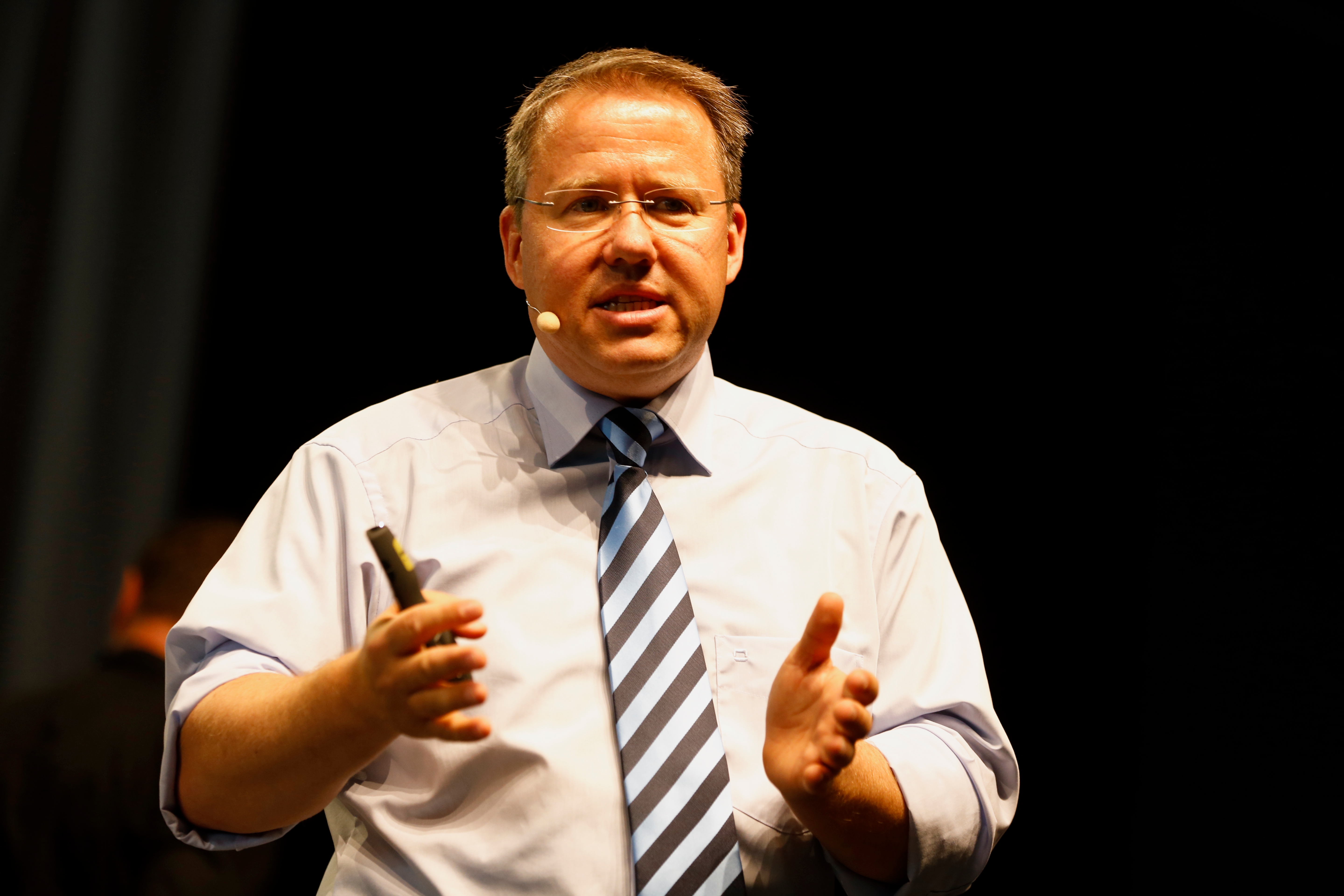 Live-Hacking mit Tobias Schrödel