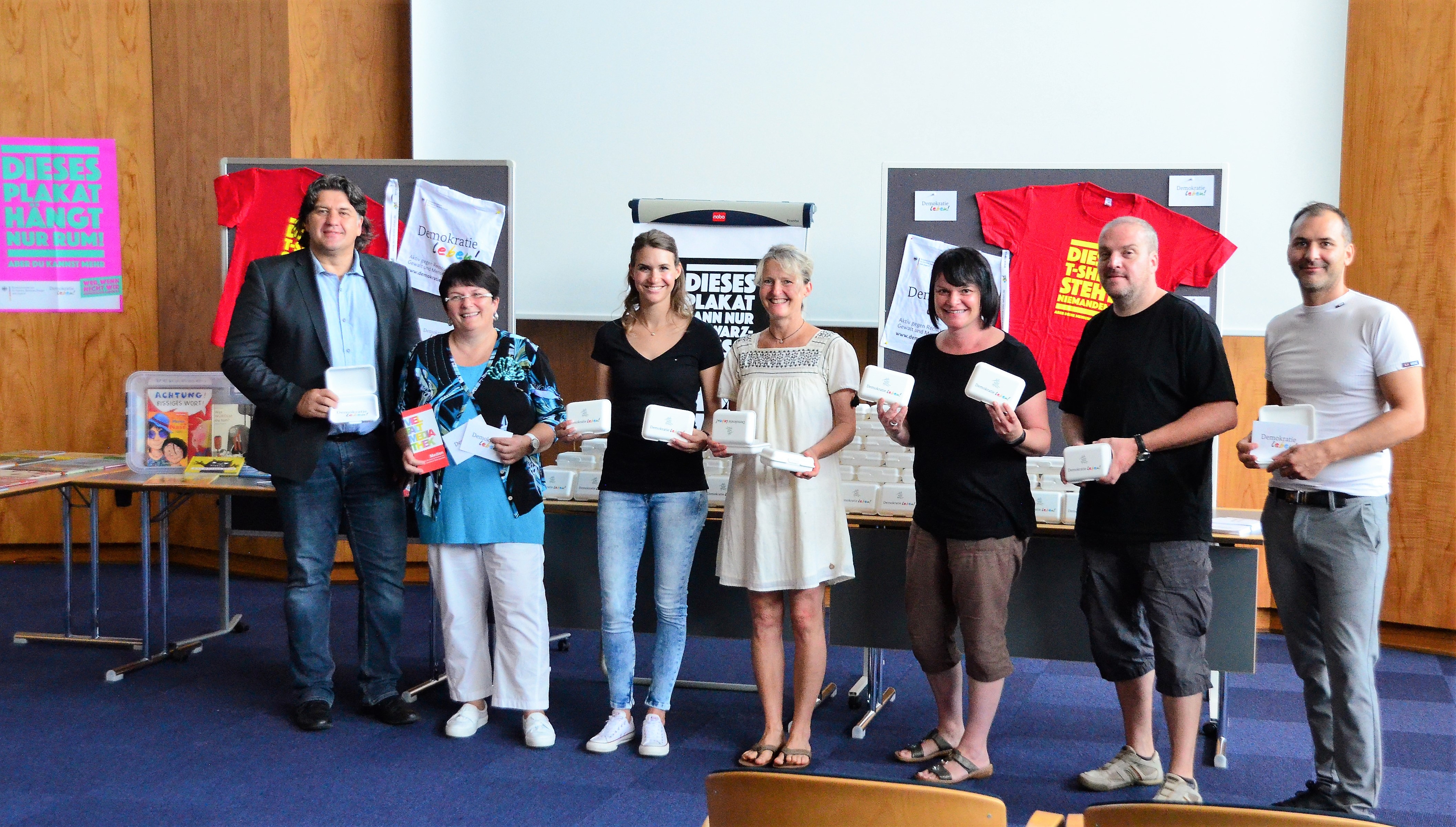 Pausenbrot-Boxen überreicht