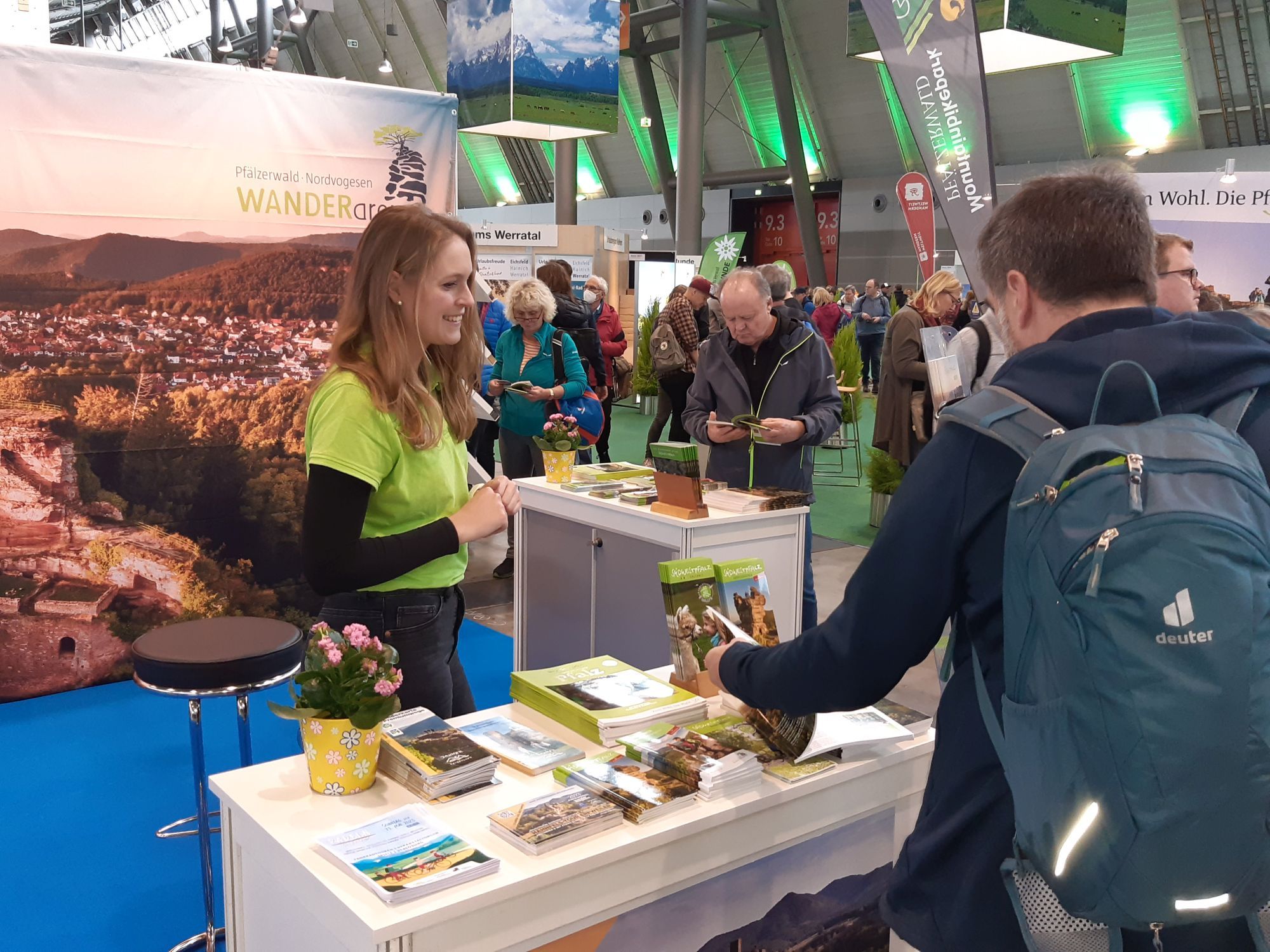 Die Südwestpfalz Touristik präsentiert sich erfolgreich Messestand.
